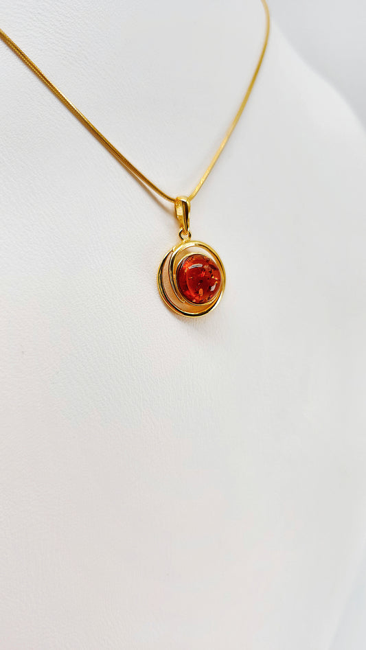 Classic amber pendant