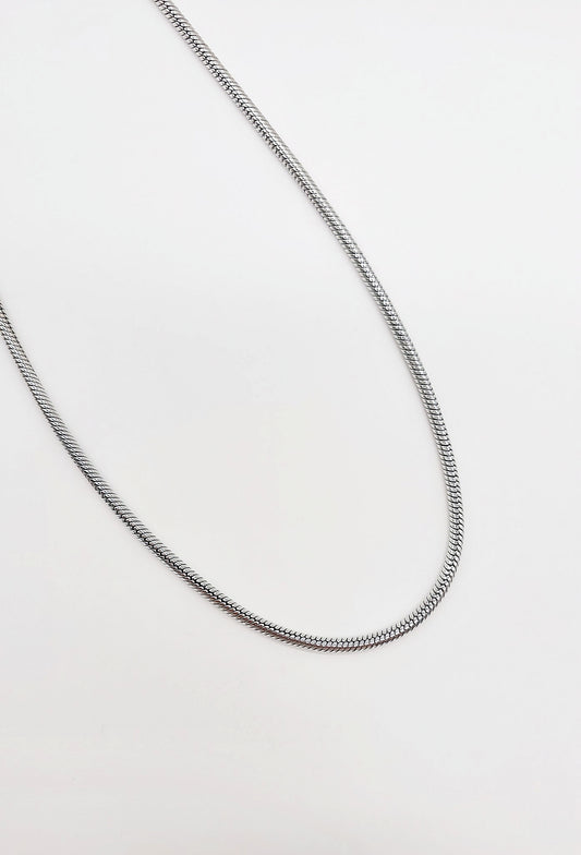 Exquisite rhodium-plated chain made of 925 sterling silver