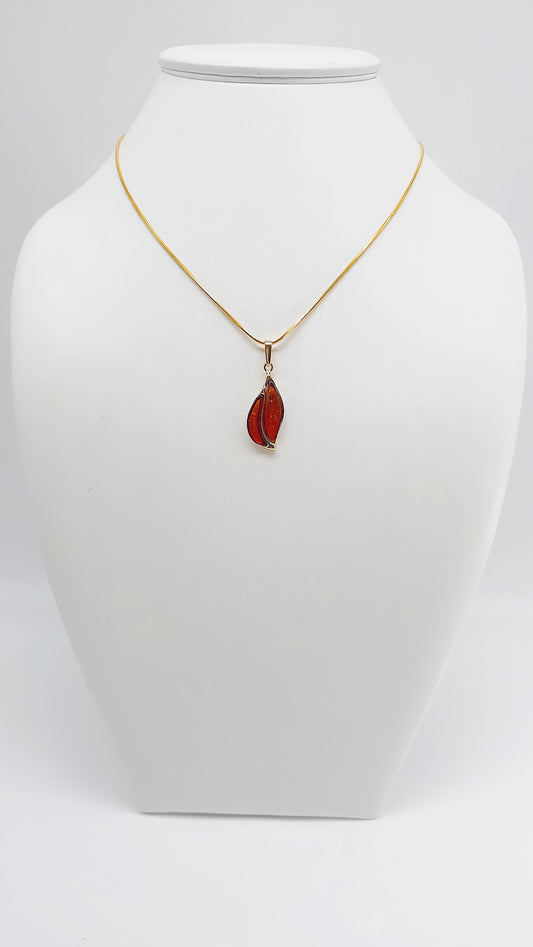 Elegant amber leaf pendant