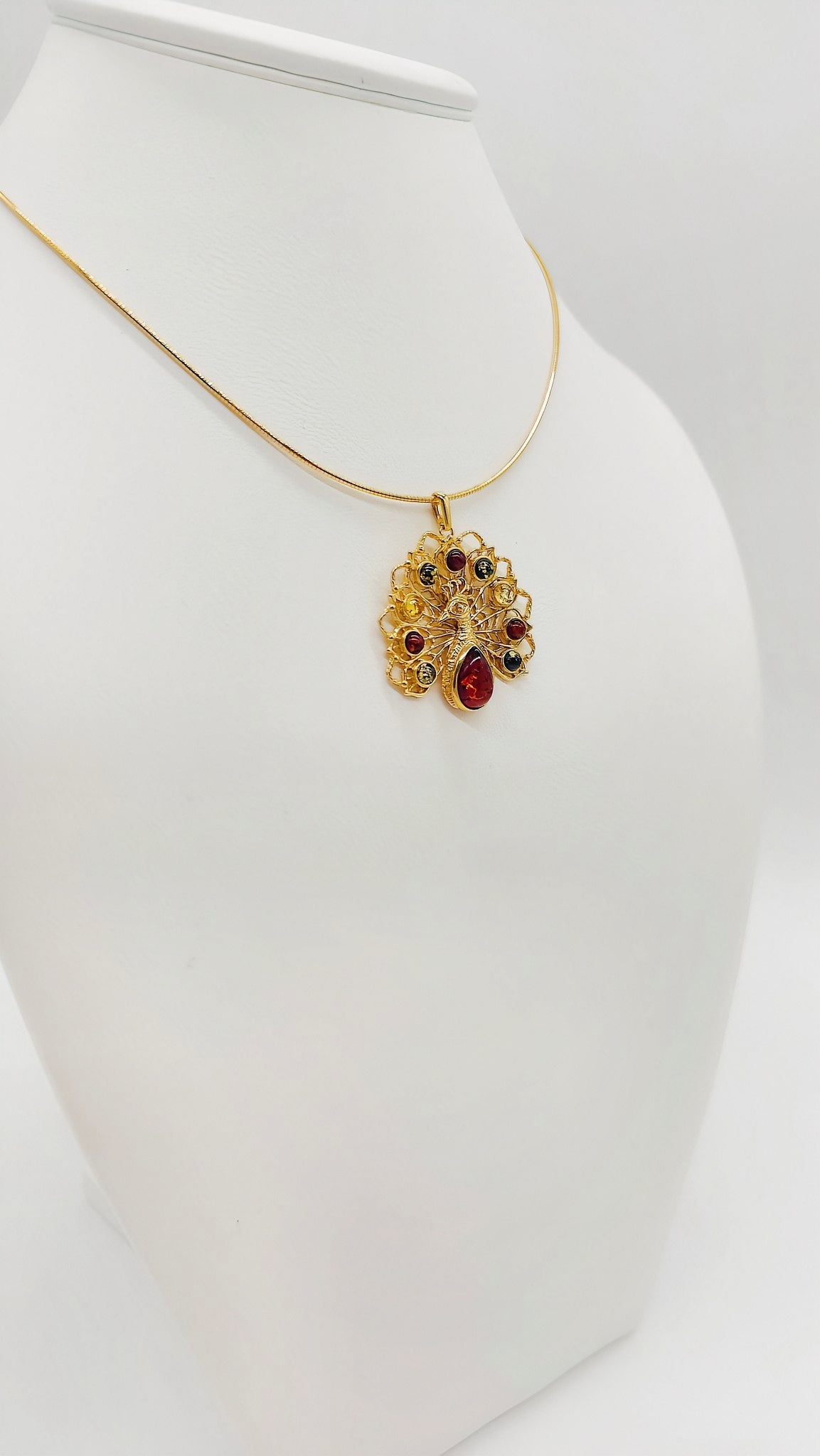 Peacock pendant gold-plated – exotic & high-quality