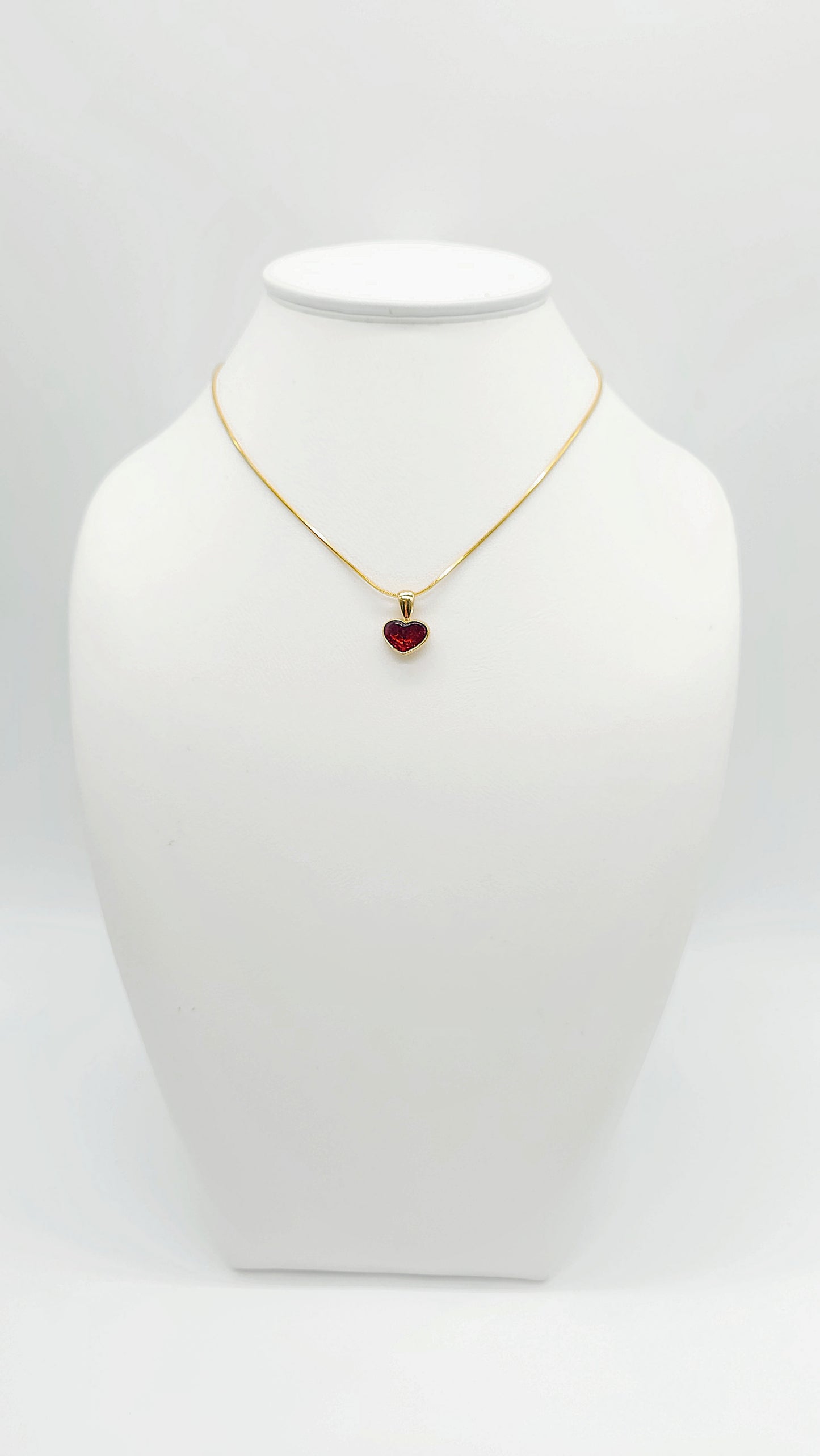 Heart jewelry made of gold-plated silver – unique natural amber