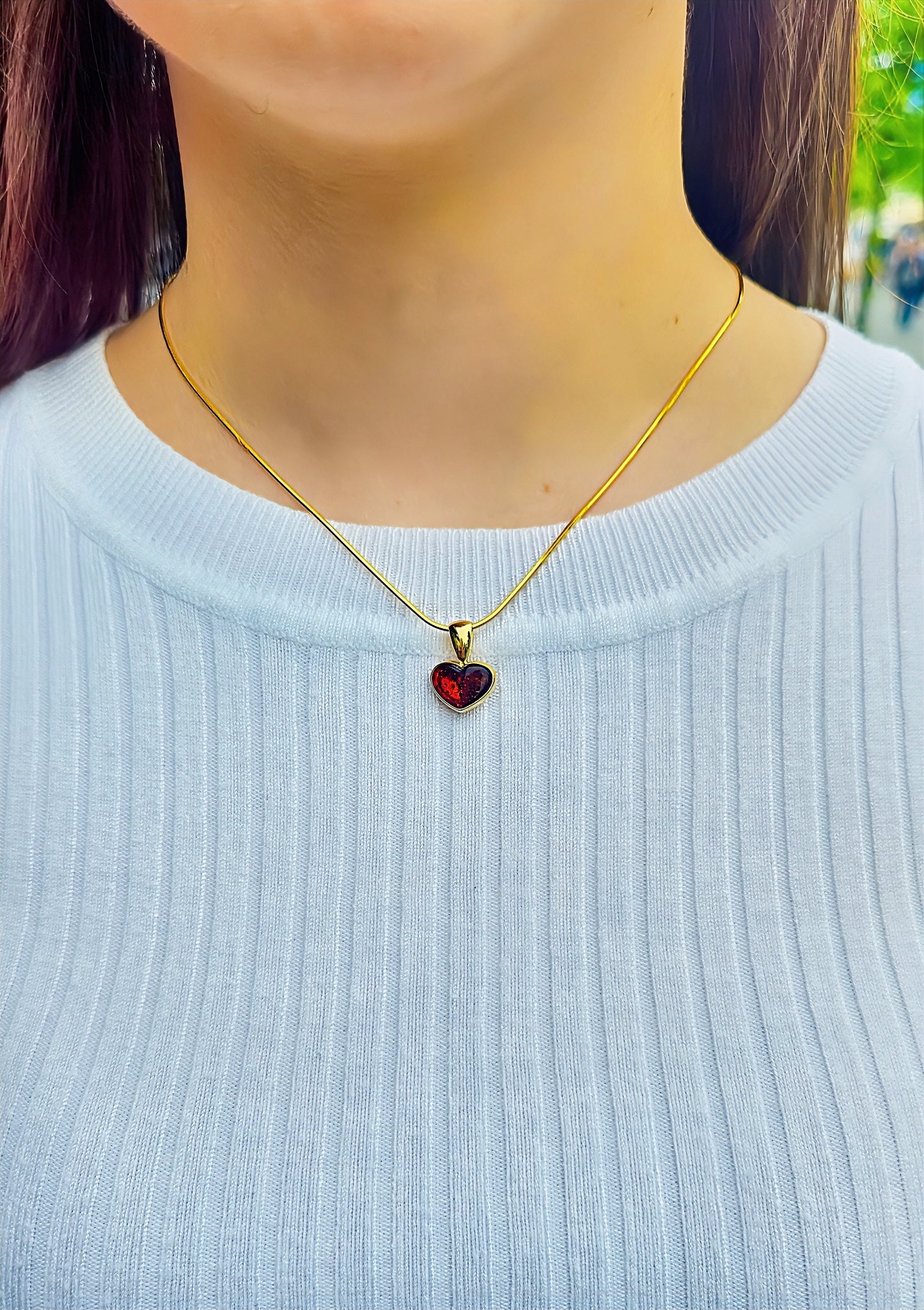 Heart jewelry made of gold-plated silver – unique natural amber