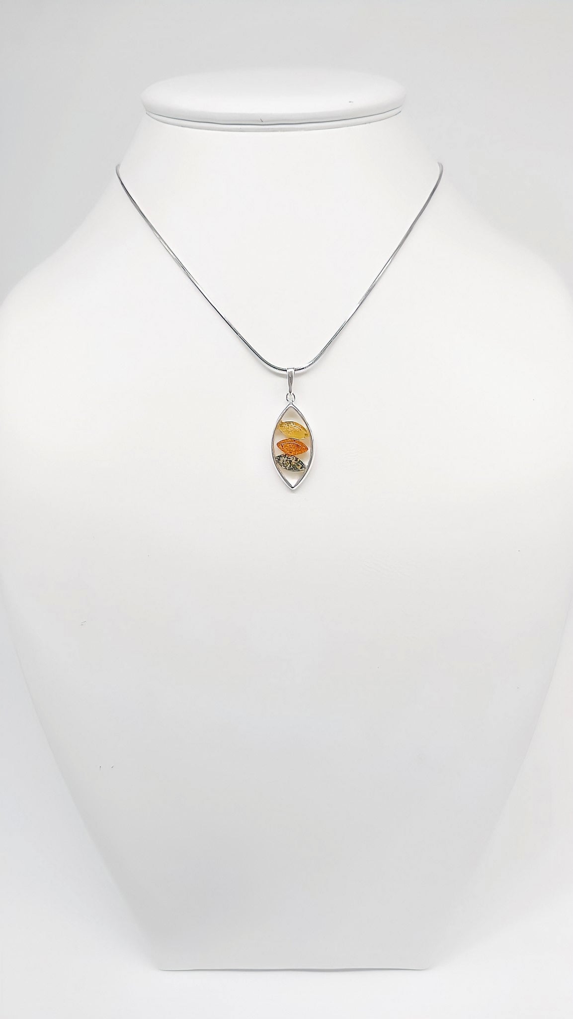 Anhänger aus 925er Sterlingsilber mit buntem Bernstein