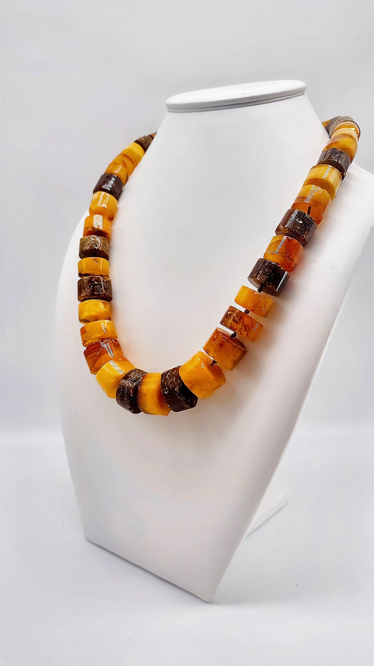 Radiant elegance: handmade amber necklace