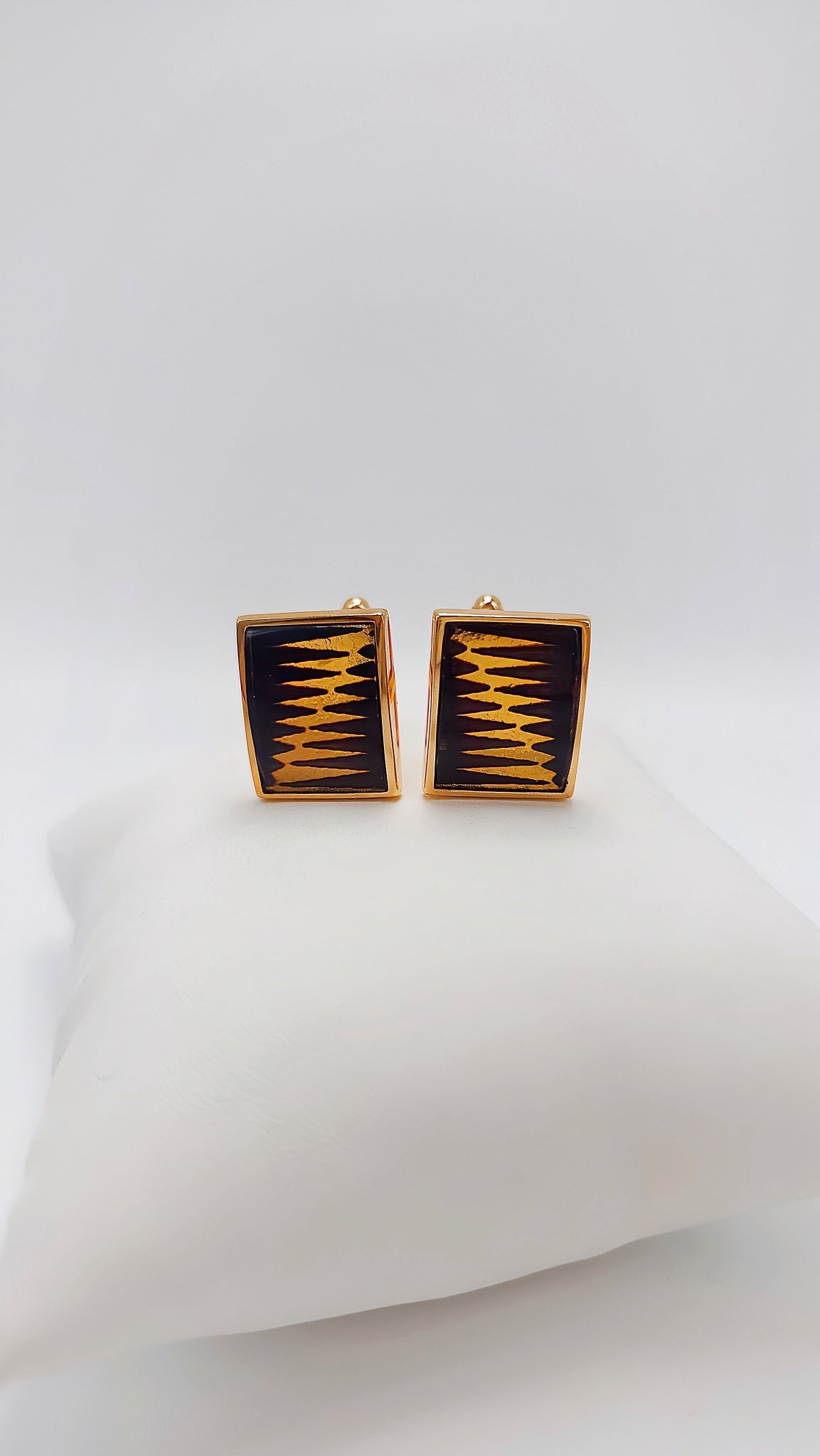 Trendy gold-plated cufflinks with amber decoration