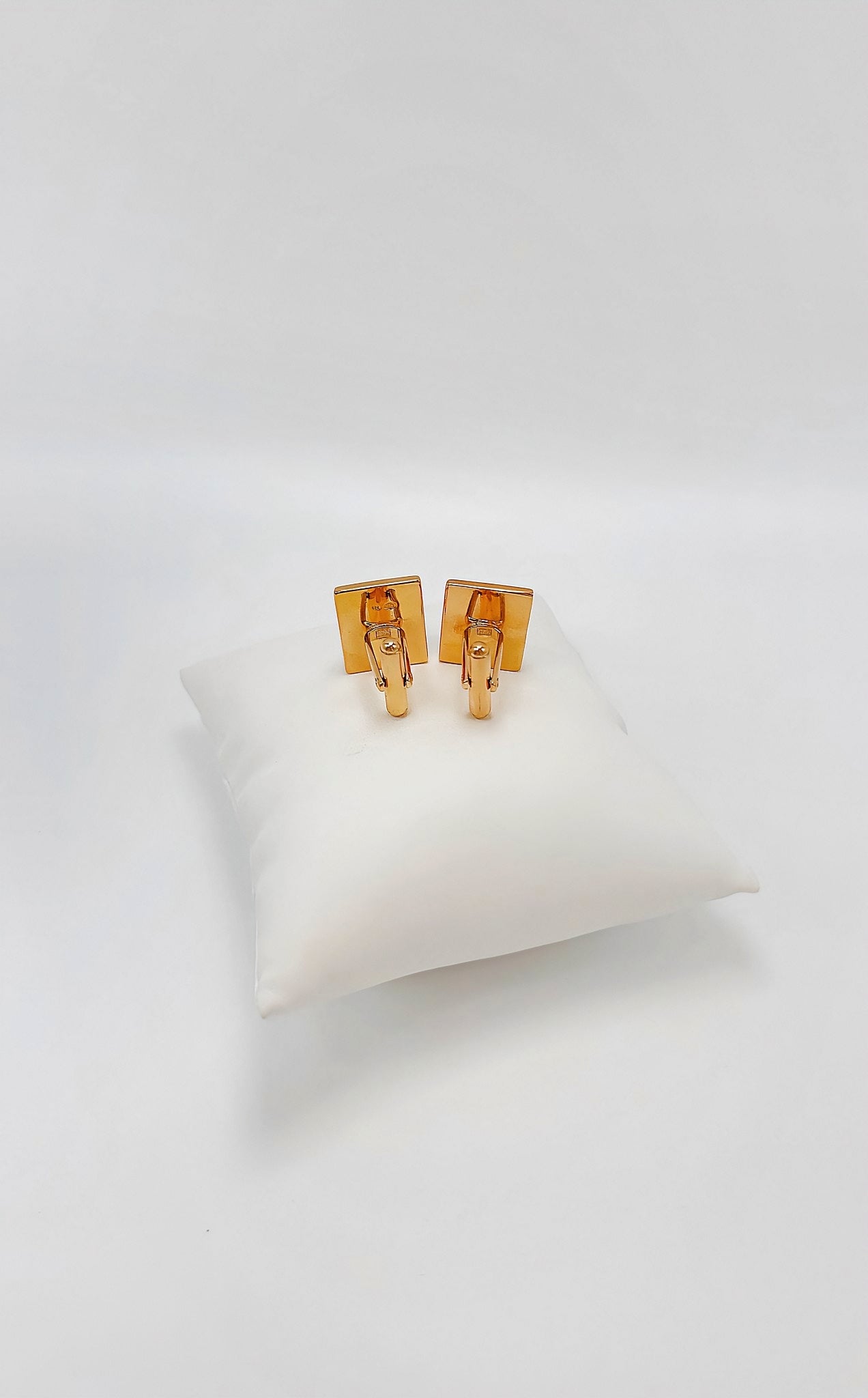 Trendy gold-plated cufflinks with amber decoration