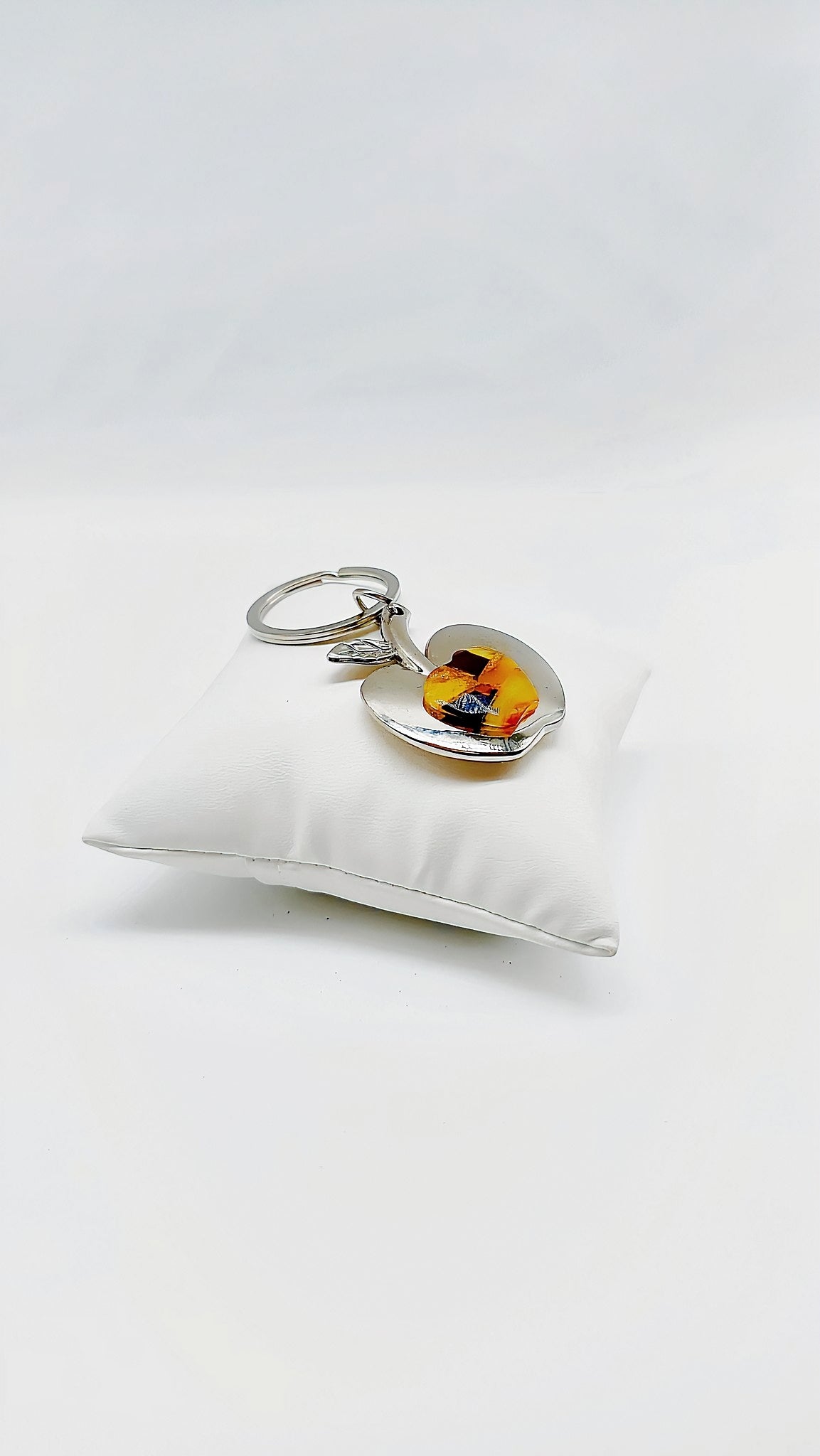 Keychain with amber decoration