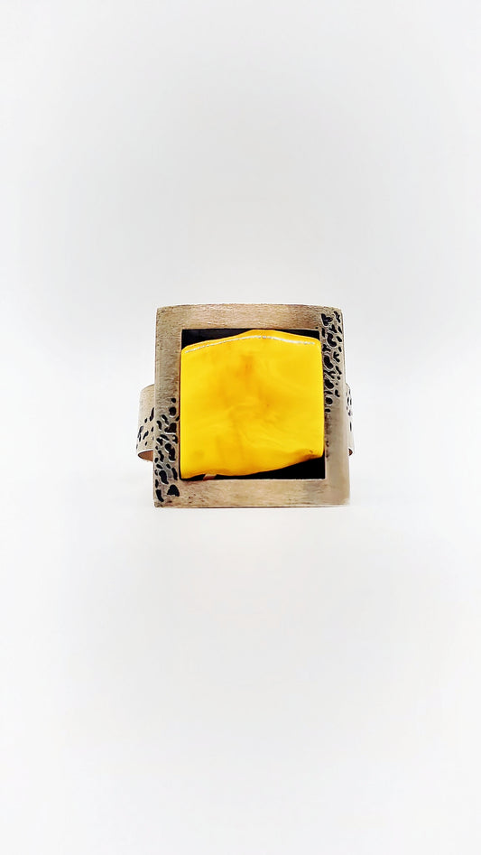 Timeless bangle made of 925 sterling silver with royal amber