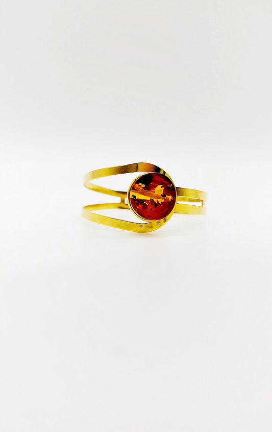Golden bangle with amber