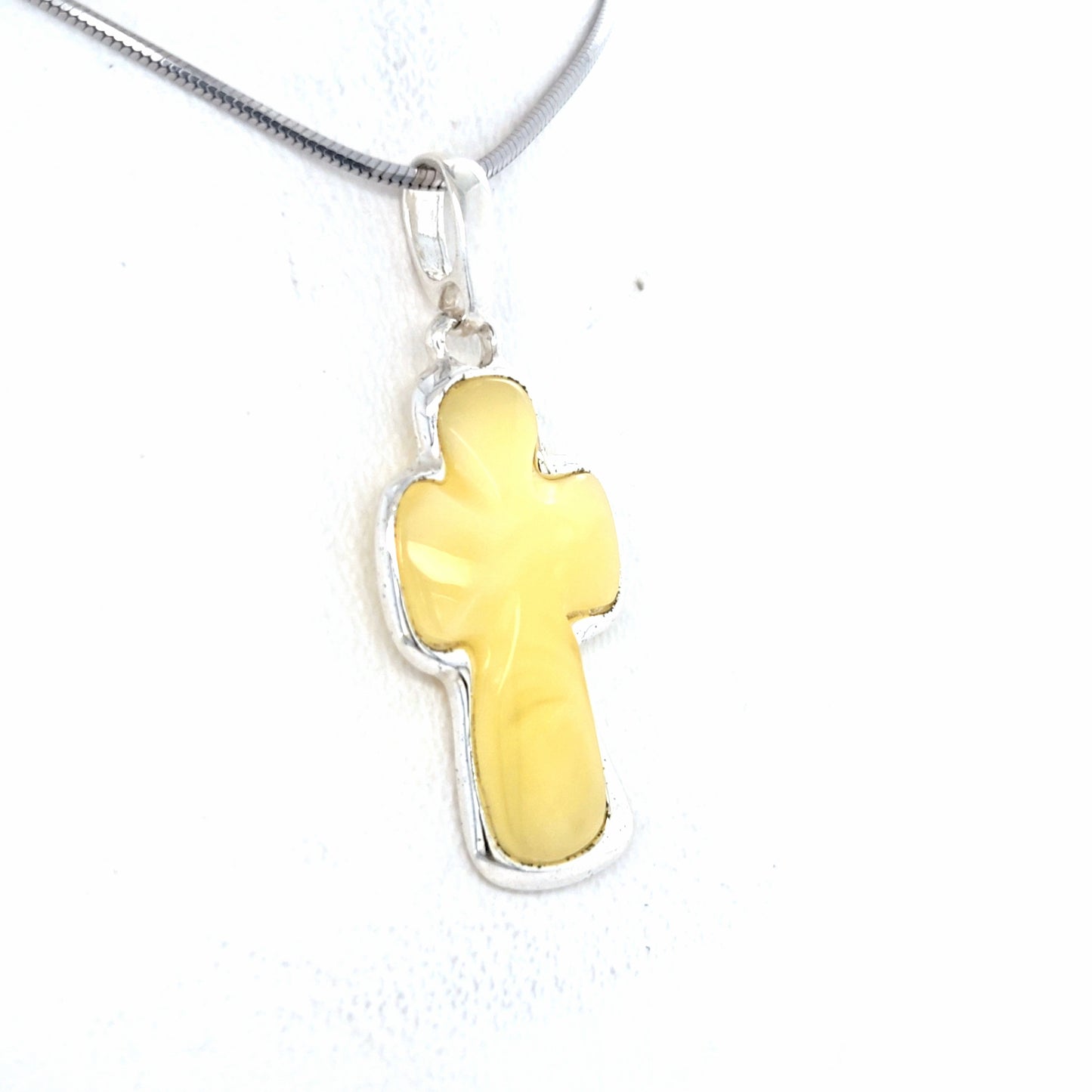 Modernes Bernstein-Kreuz – Eleganter Anhänger in 925er Silber