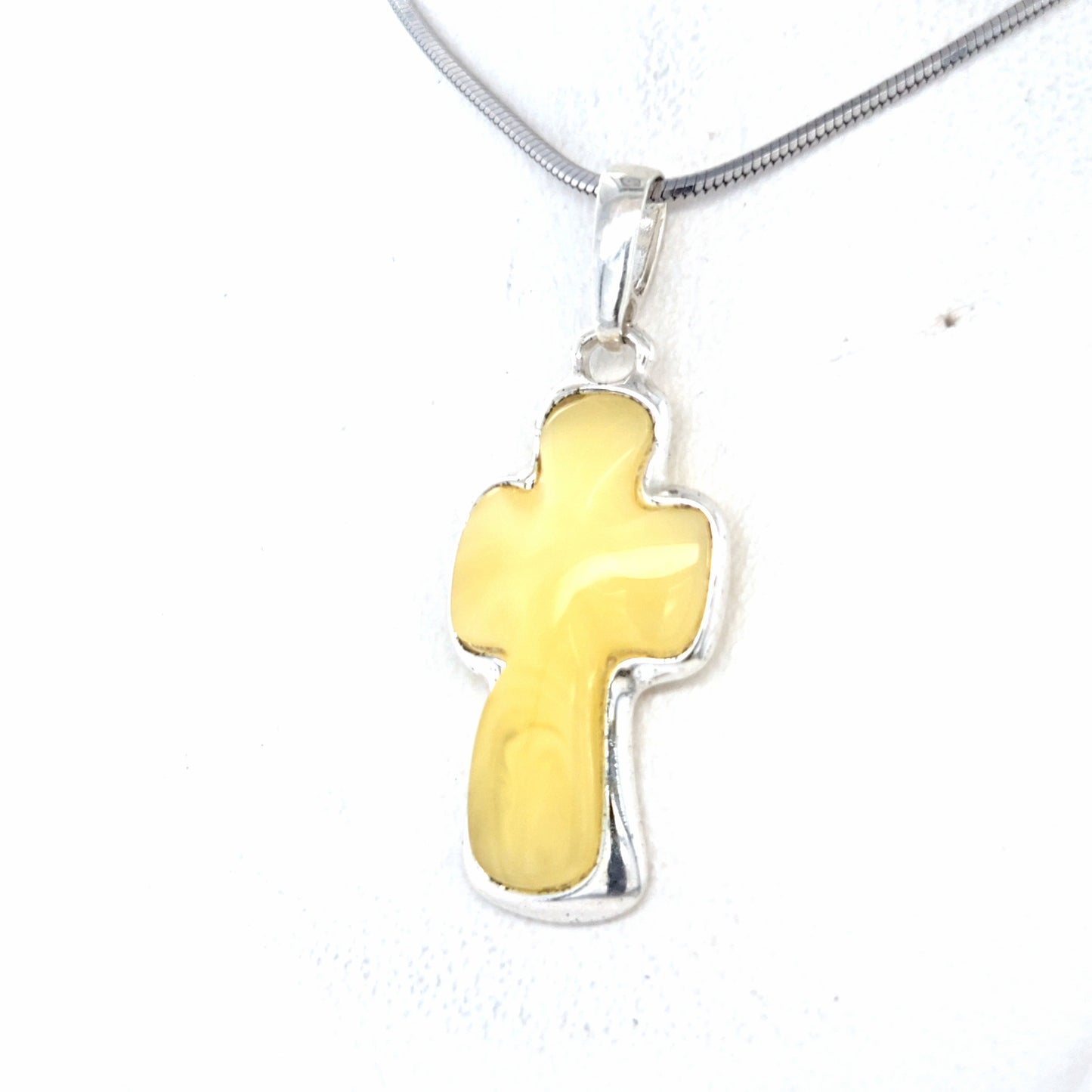 Modernes Bernstein-Kreuz – Eleganter Anhänger in 925er Silber