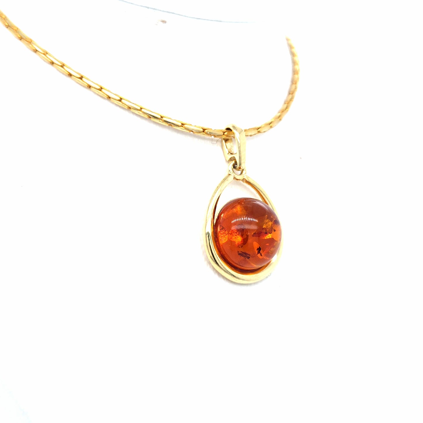 Minimalistischer Bernstein-Anhänger aus 24k vergoldetem 925 Sterling Silber