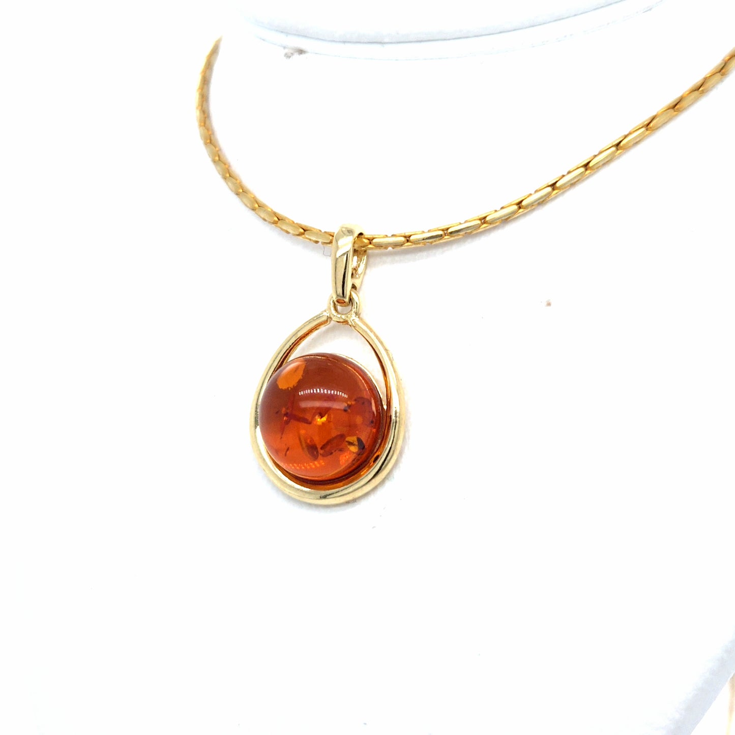 Minimalistischer Bernstein-Anhänger aus 24k vergoldetem 925 Sterling Silber