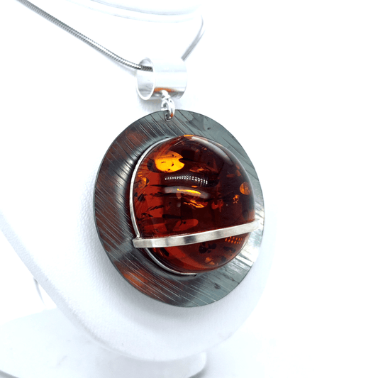 Unikat Anhänger Titan mit echtem Bernstein