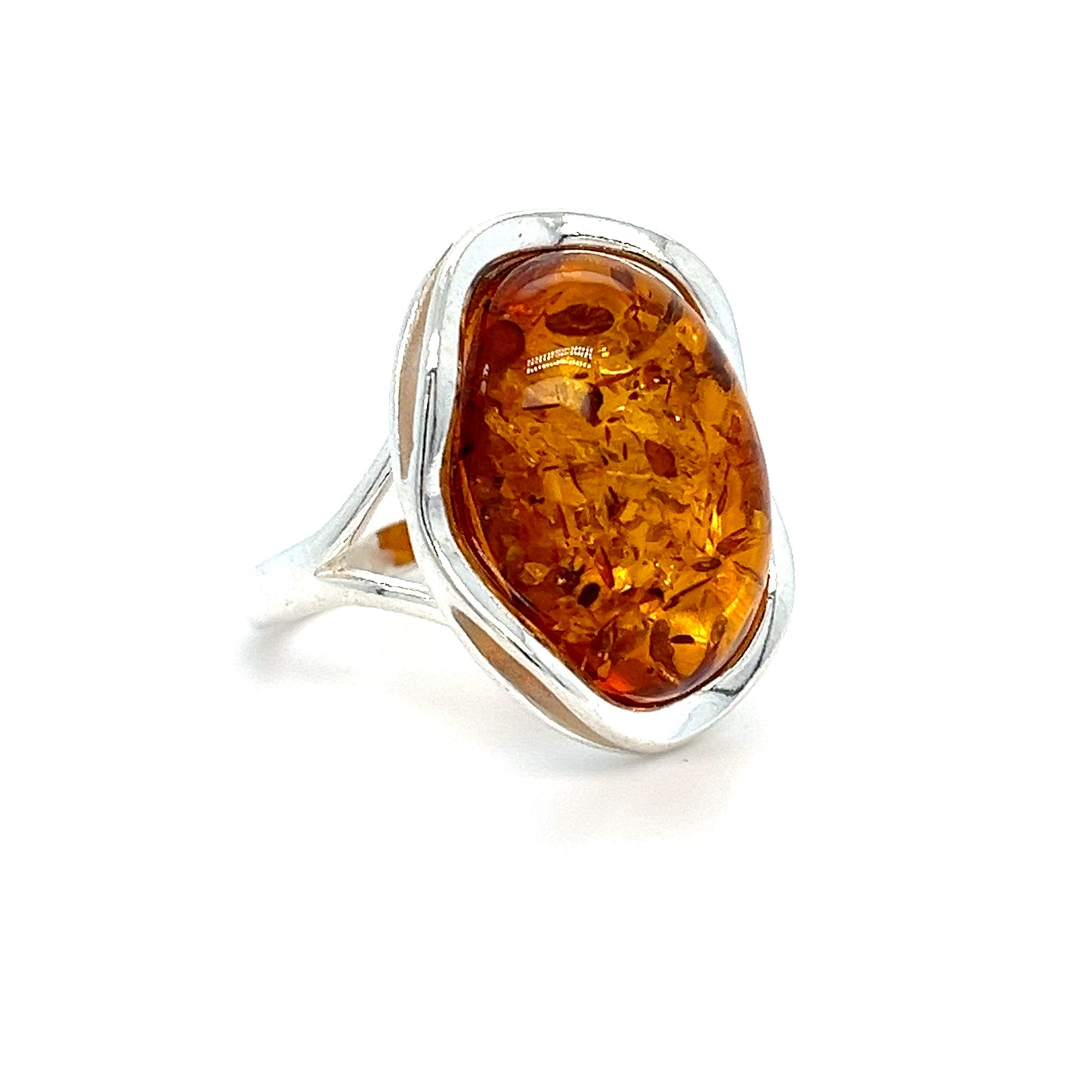Moderne ring met barnsteen – krachtig & elegant