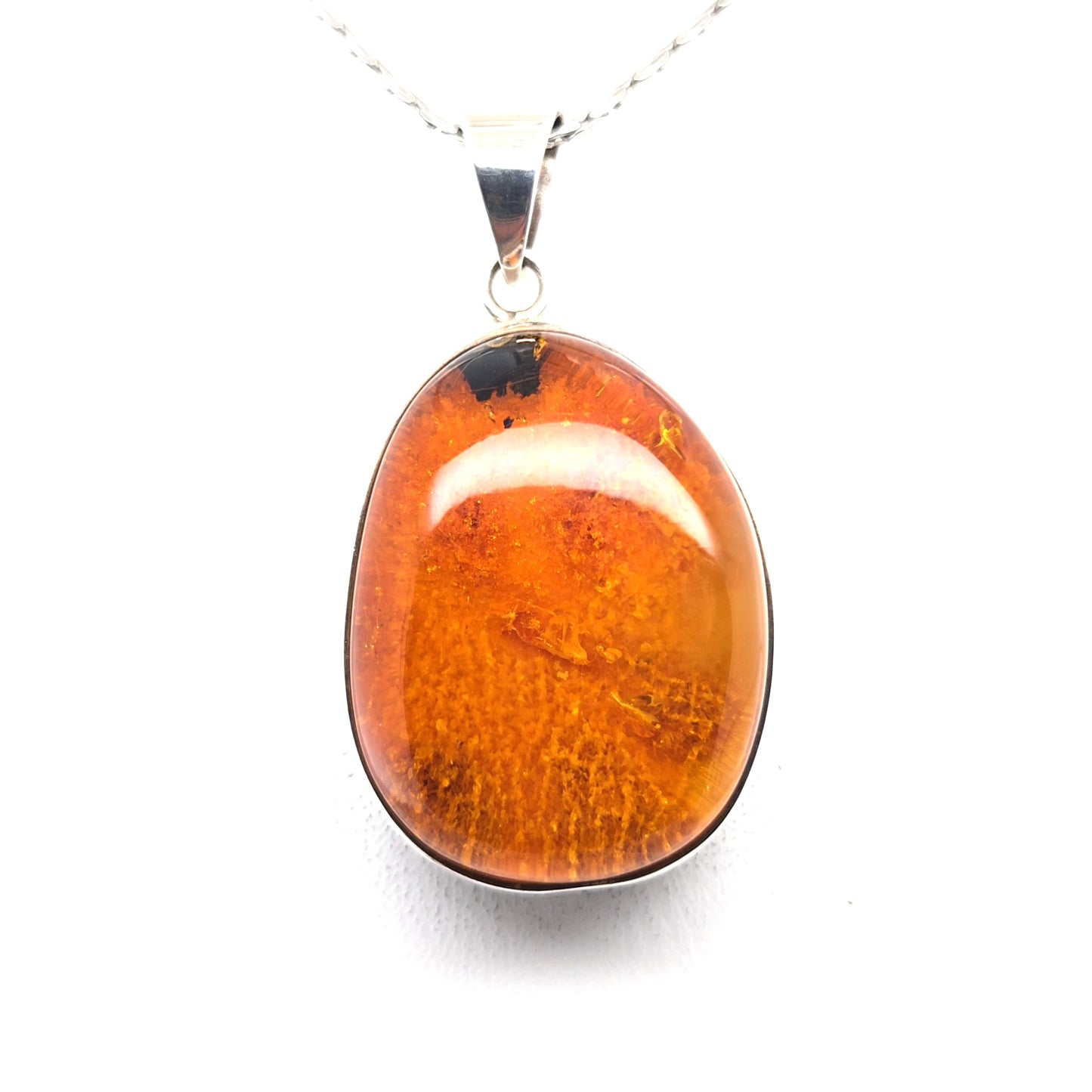 Zeitloser Bernstein Anhänger aus 925er Sterlingsilber
