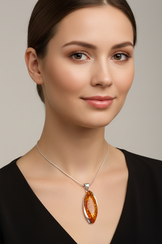 Pendentif unique en ambre argent 925 moderne  