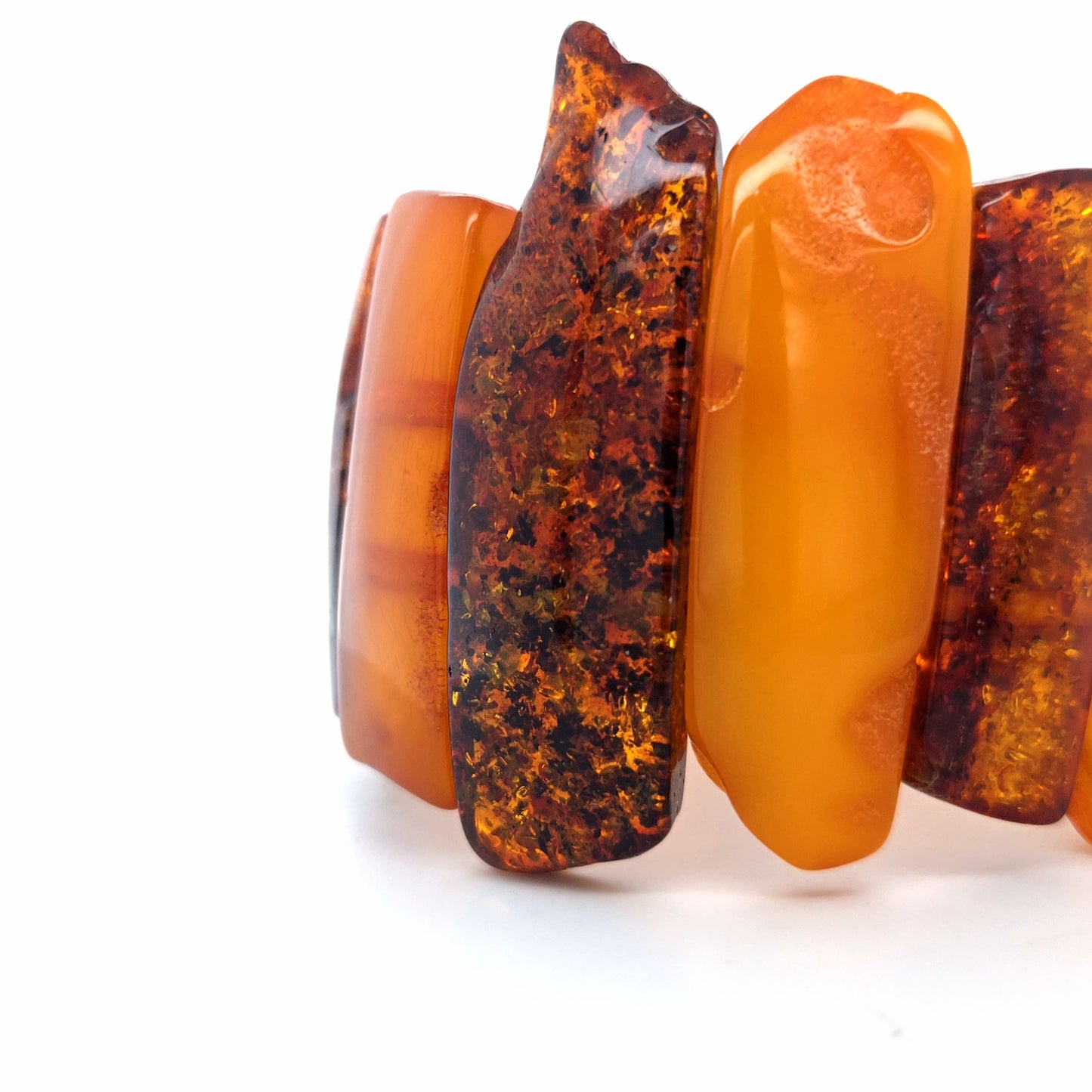 Unique amber bracelet – timeless beauty