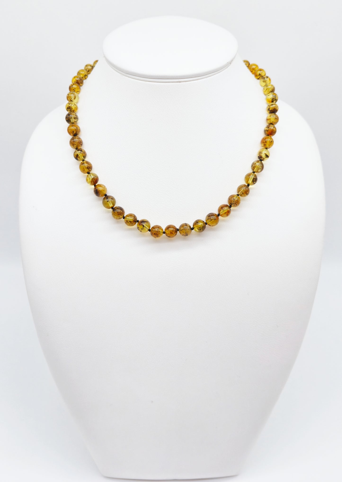 Bernstein-Perlenkette: Einzigartiger Naturstein-Schmuck