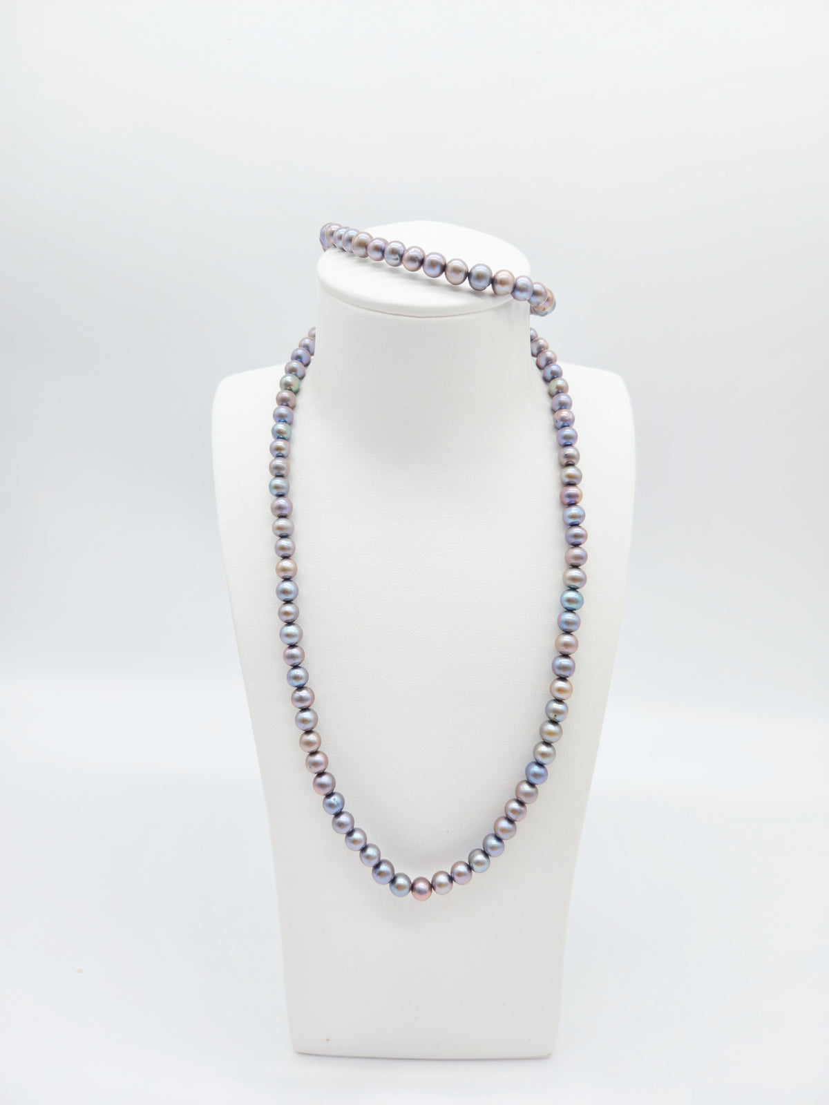 Zierliches Perlenset mit Collier & Armband – schimmernde Perlen, goldfarbener Karabinerverschluss
