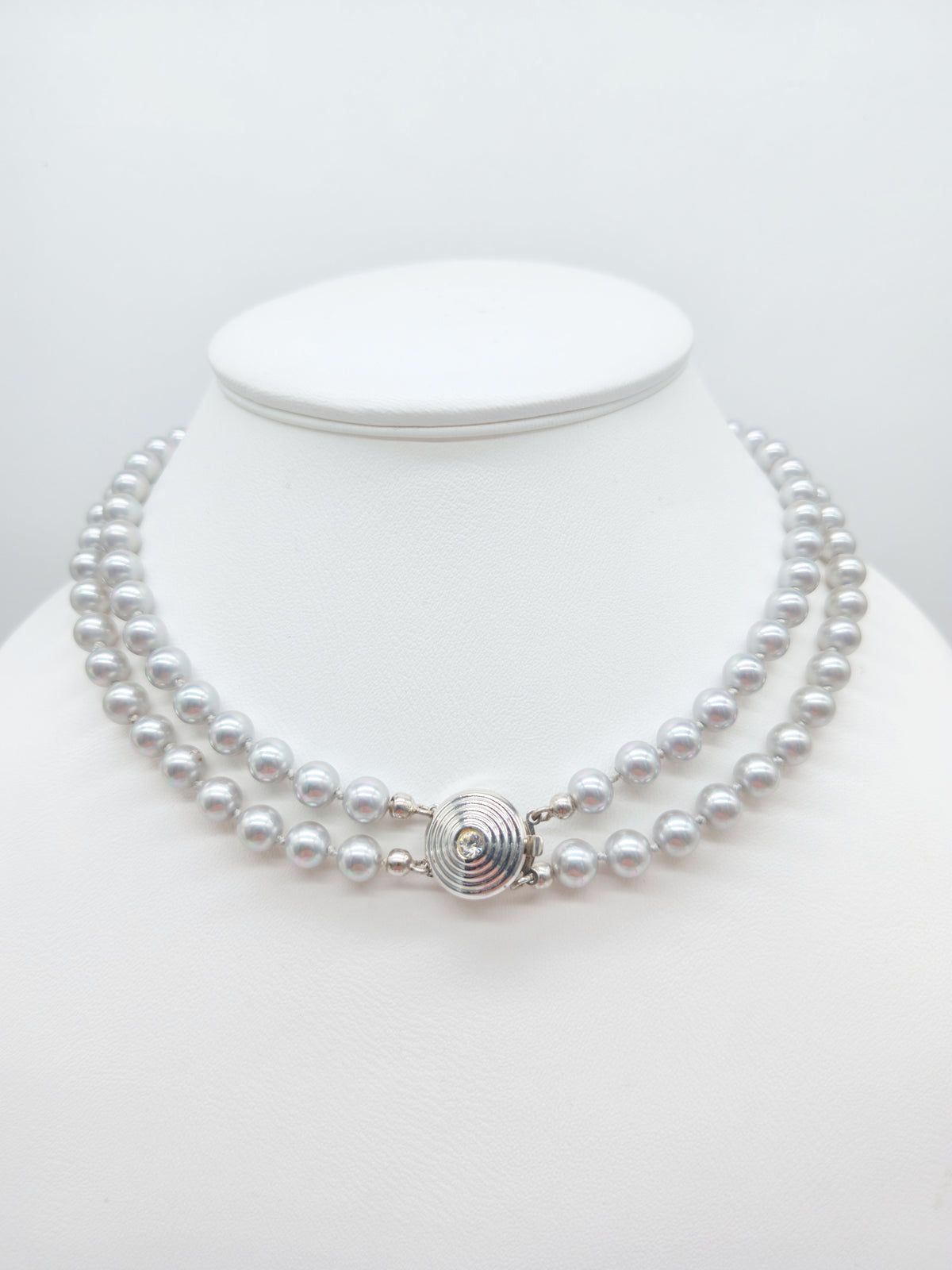 Vintage zweireihiges Perlencollier aus silbergrauen Zuchtperlen mit Zirkonia-Schmuckschließe