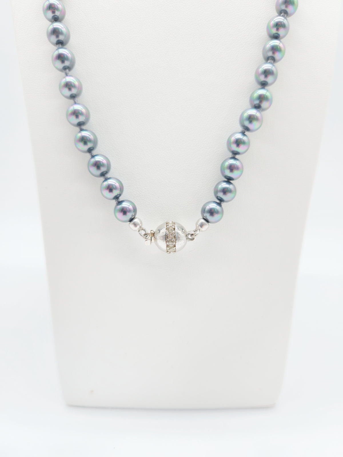 Perlen-Schmuckset aus dunkelgrauen Zuchtperlen – Collier & Armband mit Zirkonia-Verschluss