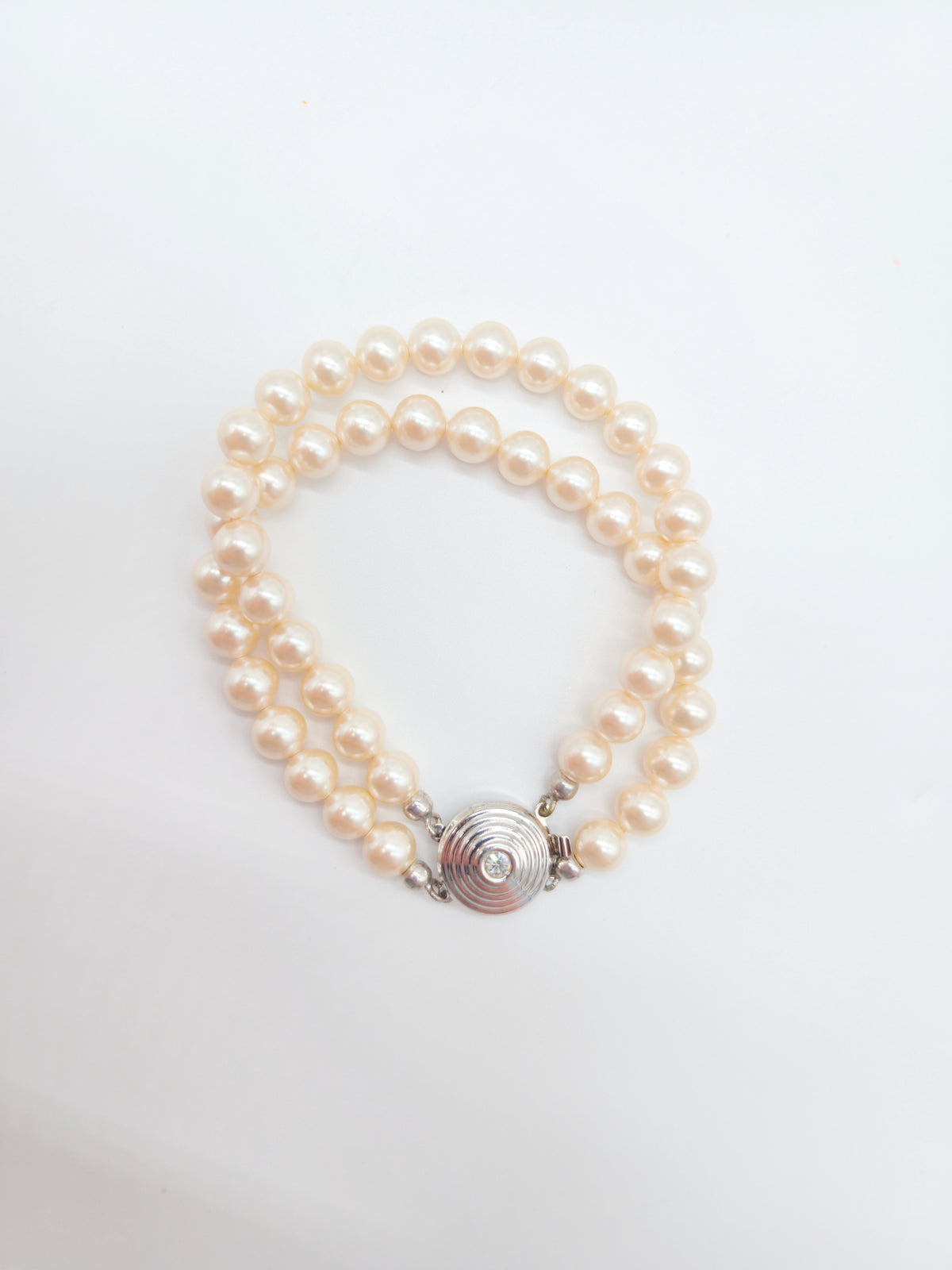 Perlen-Schmuckset: zweireihiges Collier & Armband aus cremeweißen Zuchtperlen