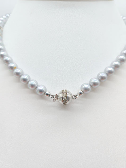 Collier aus silbergrauen Zuchtperlen mit Zirkonia – elegante Perlenkette für Damen