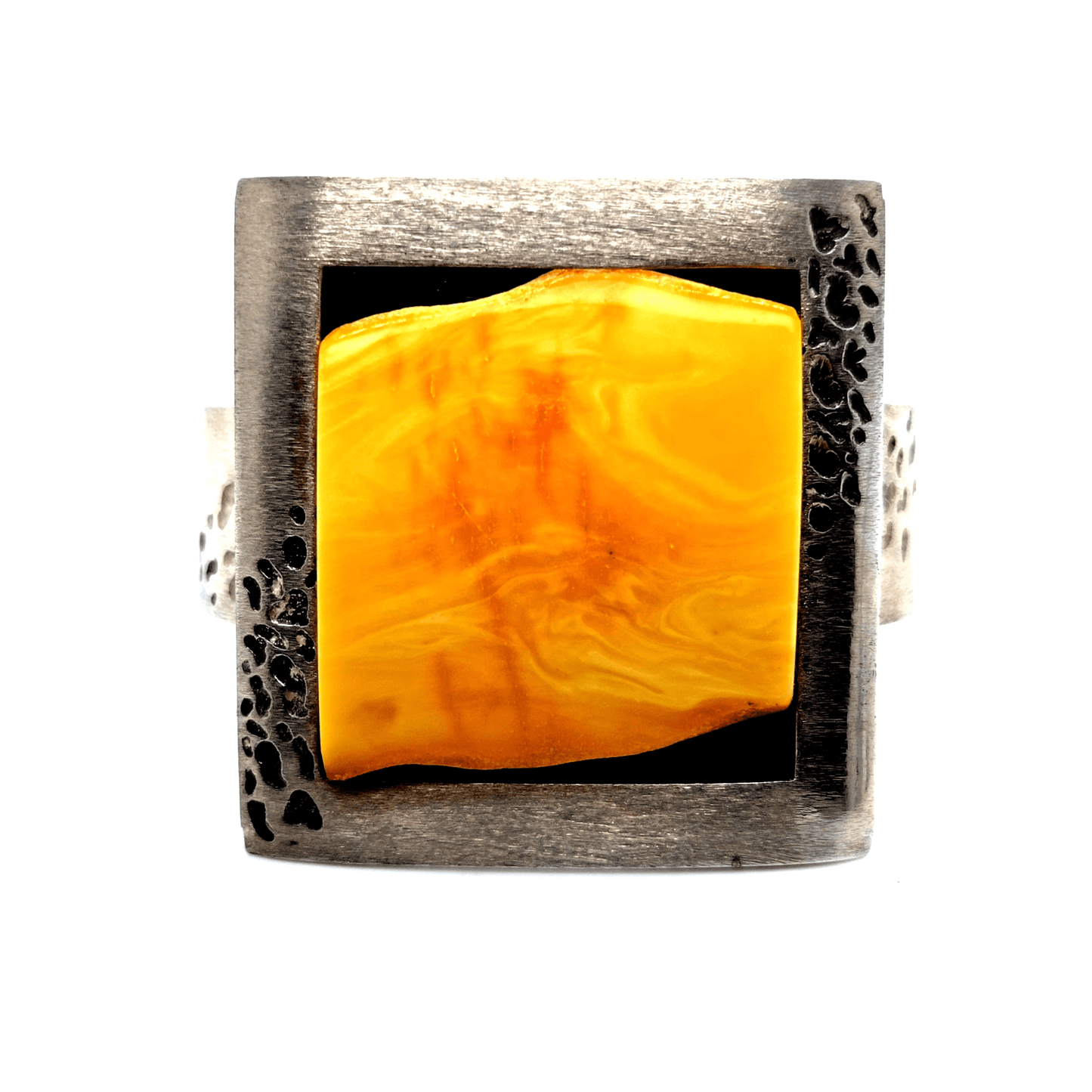 Timeless bangle made of 925 sterling silver with royal amber