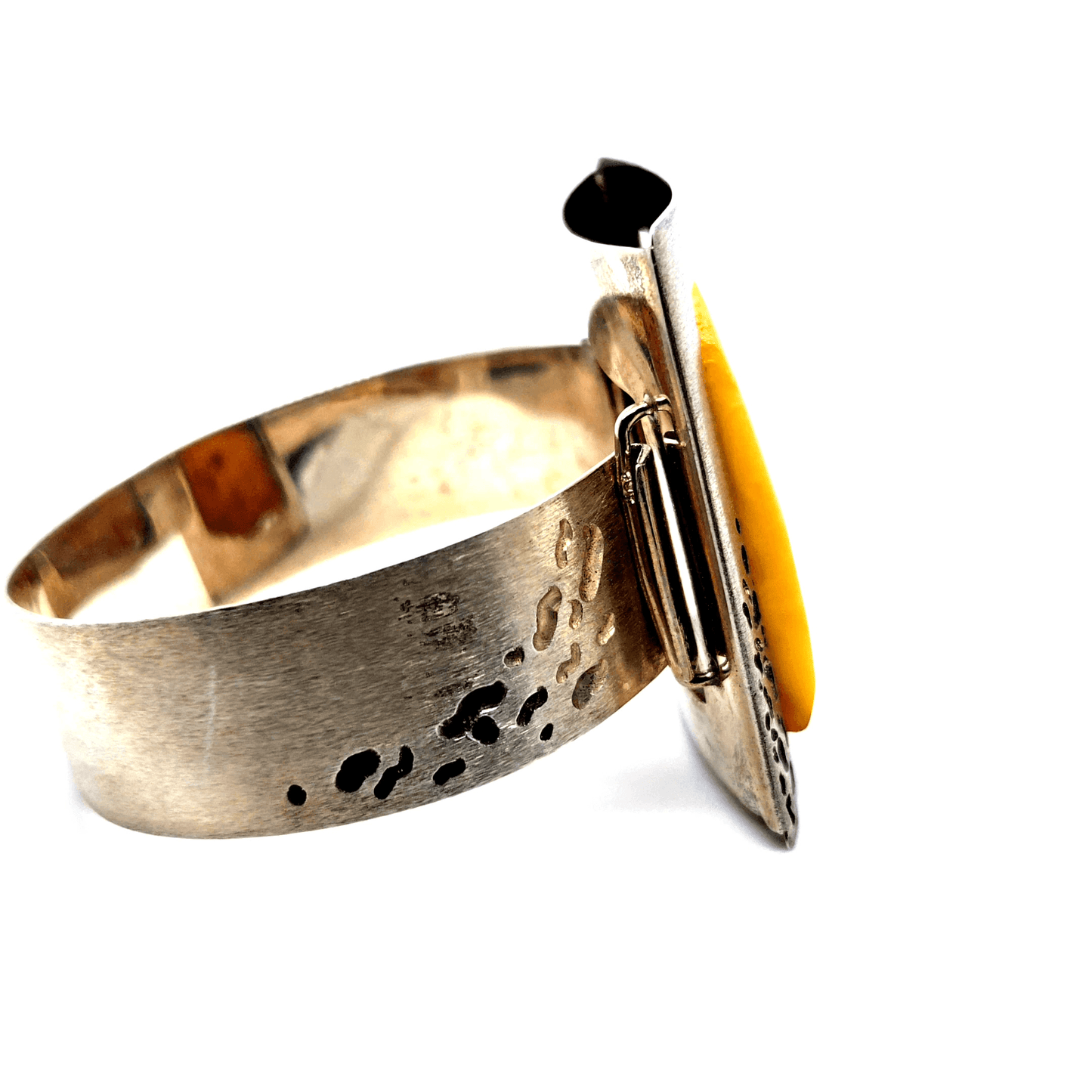 Timeless bangle made of 925 sterling silver with royal amber