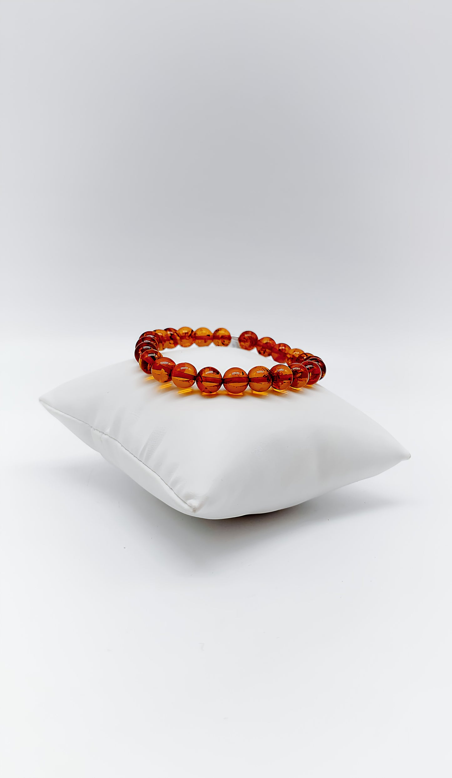 Amber Harmony: Elegantes Bernsteinarmband