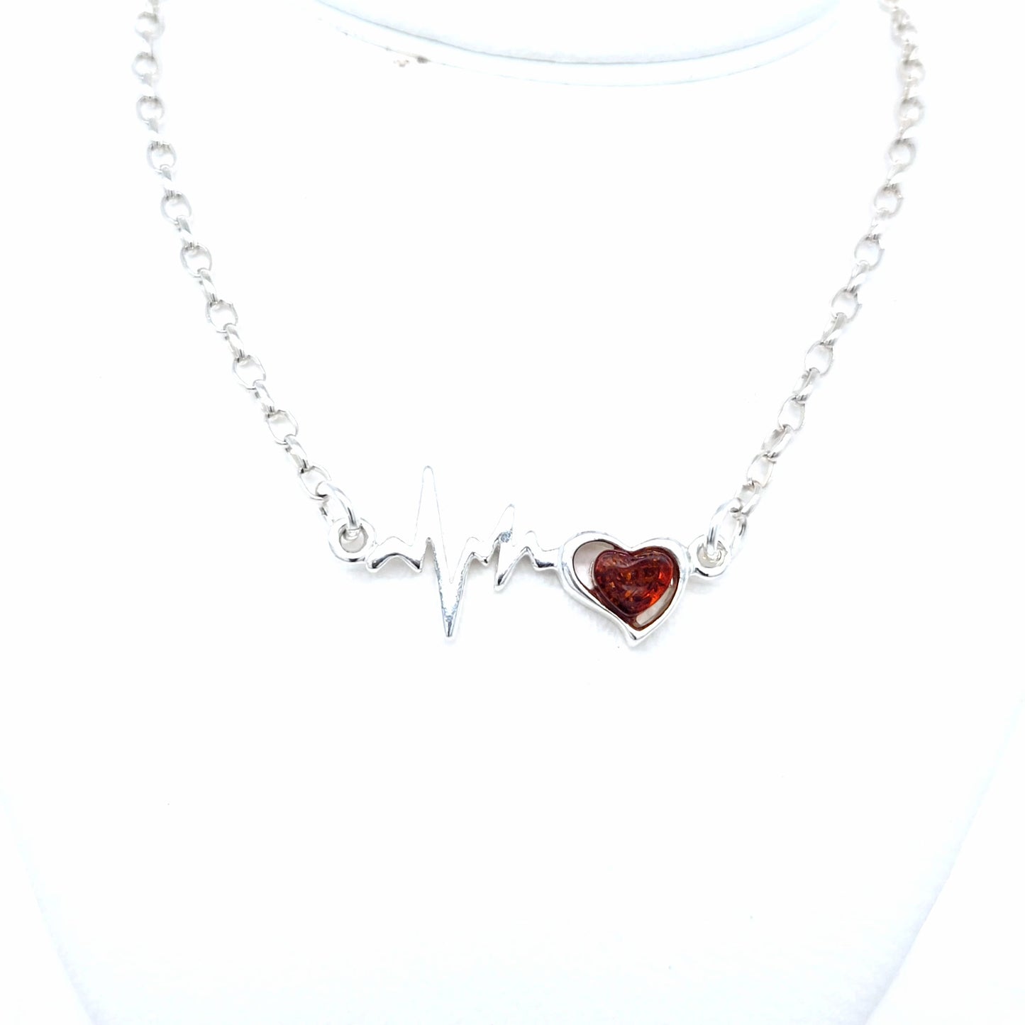 Liefdesbewijs ketting: hartslagcurve met natuurstenen hart