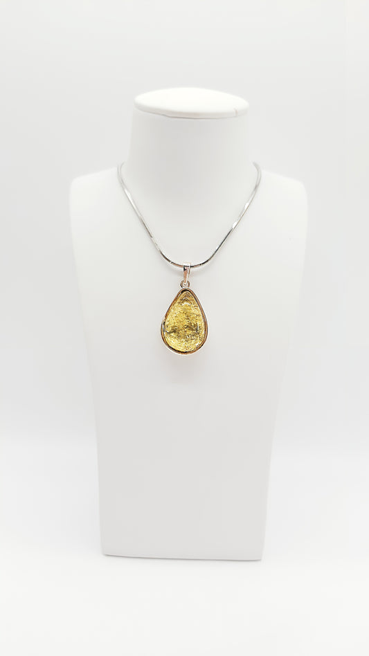 Fascinating amber set in silver