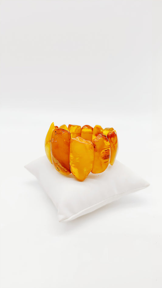 Golden shine: unique amber bracelet