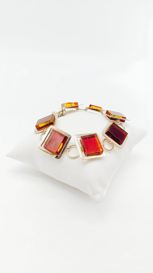 Modern elegance: amber and silver