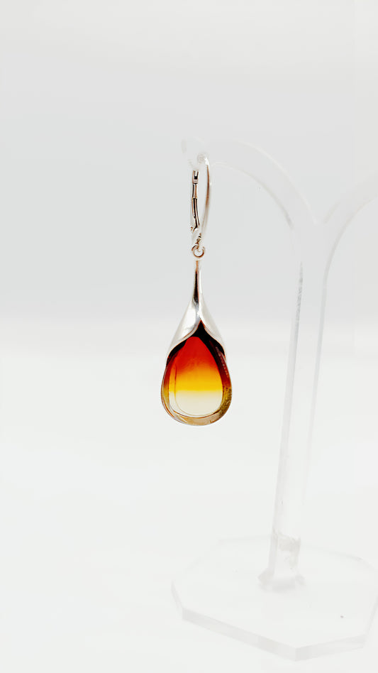 Elegant drop: earrings made of amber