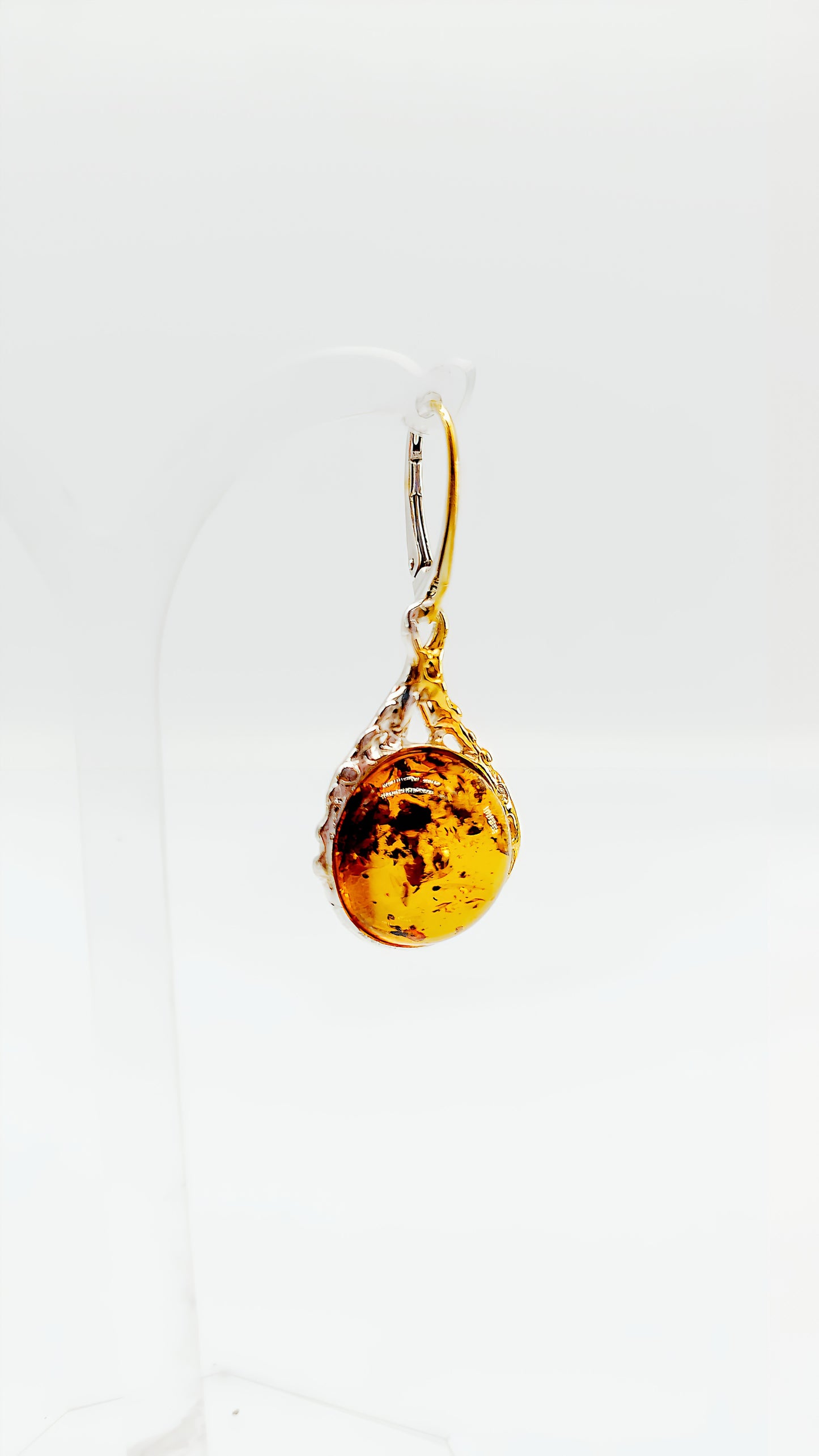 Amber dreams with gilding accents