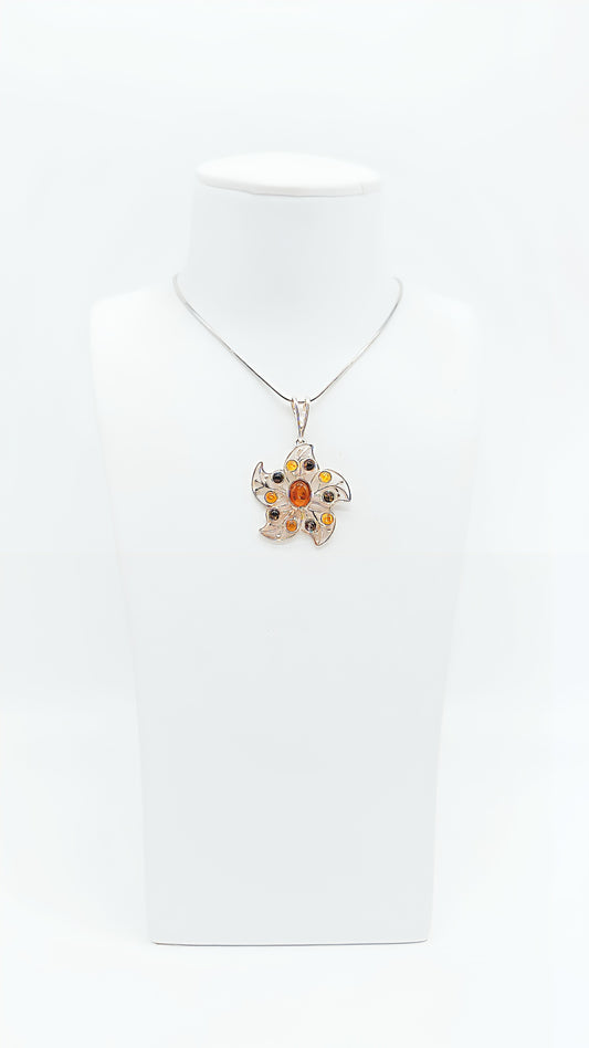 Blumenpracht in Bernstein und Silber