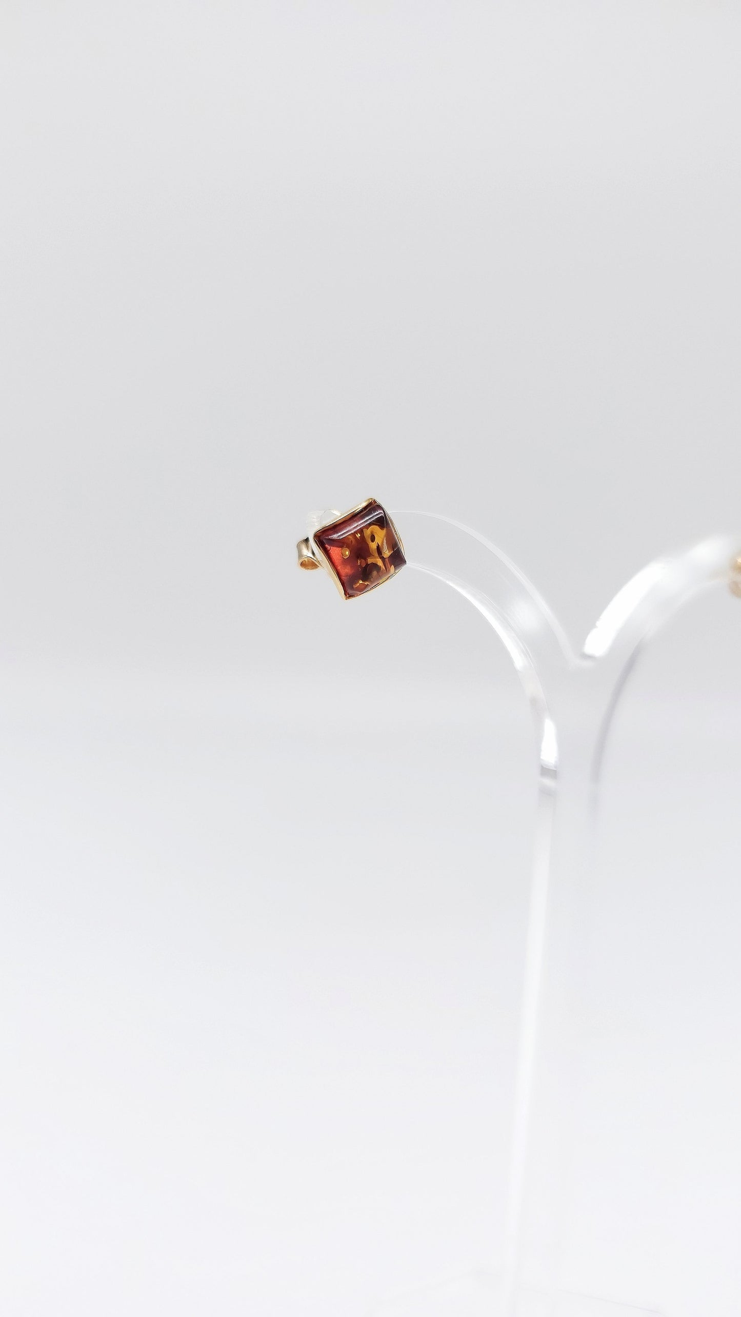 Minimalistische Bernstein-Ohrstecker – 925 Silber vergoldet