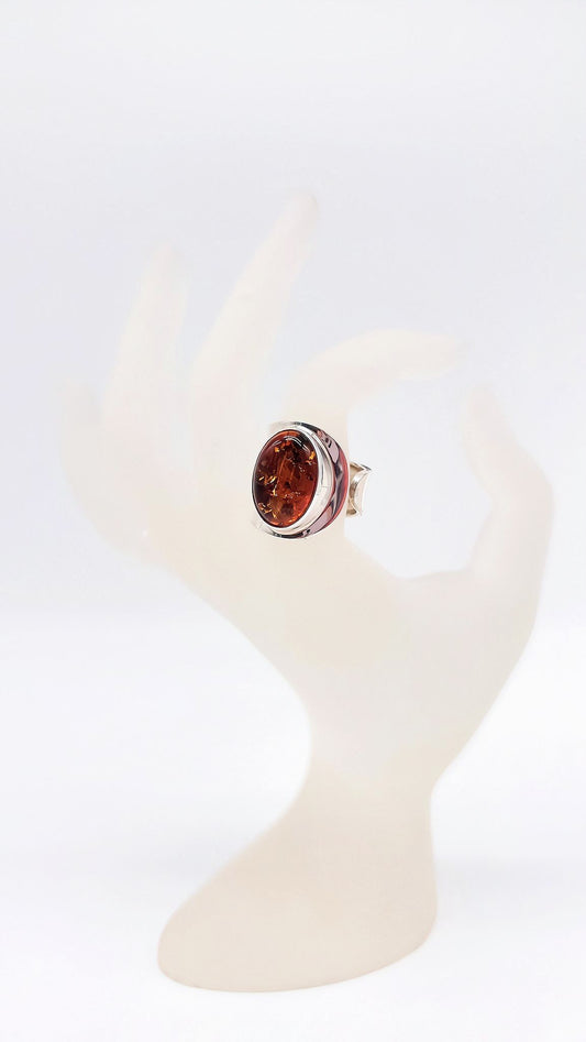 Einzigartiger Ring mit leuchtendem orangefarbenem Bernstein