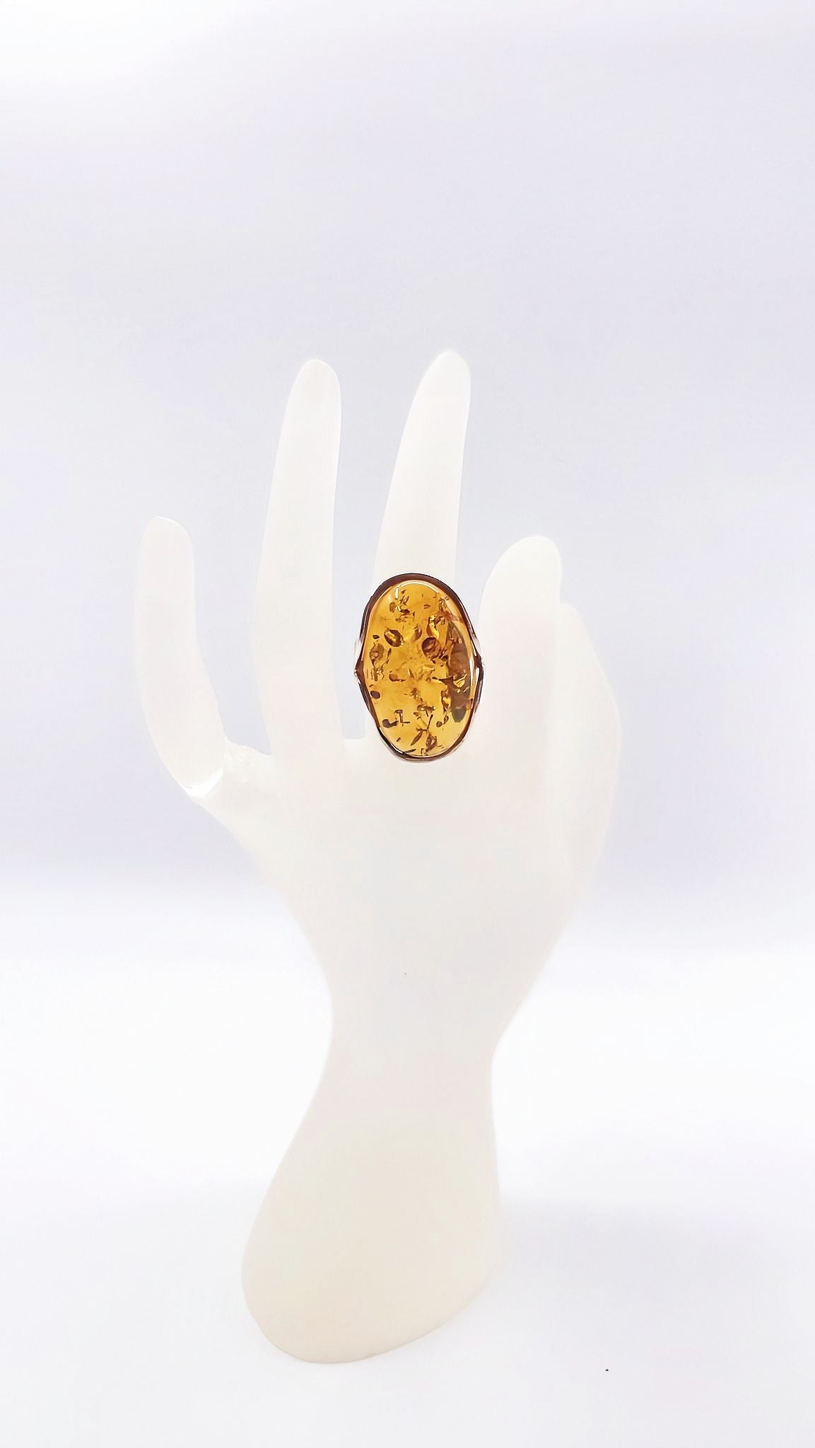 Adjustable silver ring with amber – nature meets style