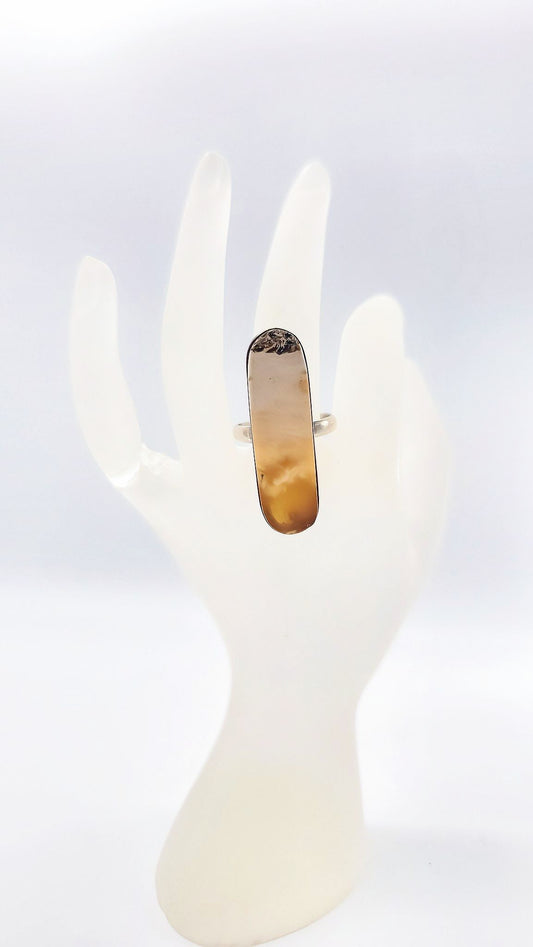 Handgefertigter Unikat-Ring: Gelber Bernstein in 925er Silber