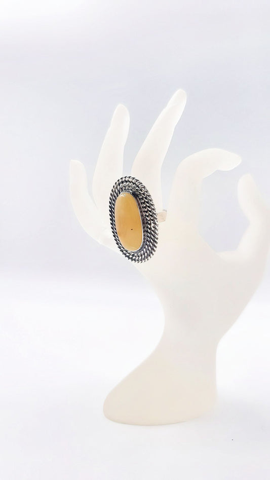 Gelber Bernsteinring mit filigraner Silberfassung – Verstellbar & edel