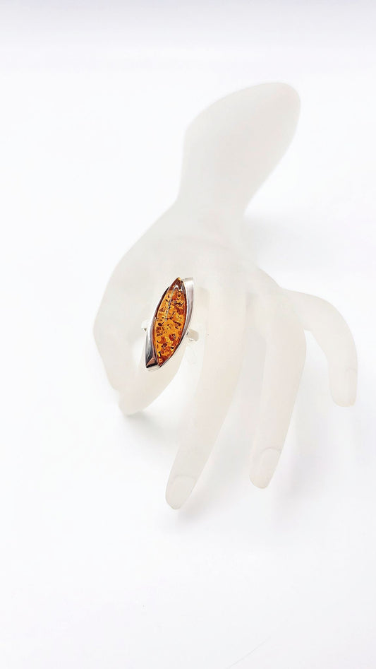 Edler Ring aus 925er Silber und Bernstein – Verstellbar und stilvoll