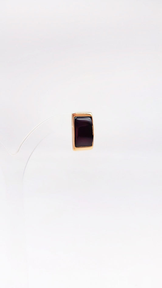 Ohrstecker mit rotem Bernstein – Stilvoll und zeitlos im Design