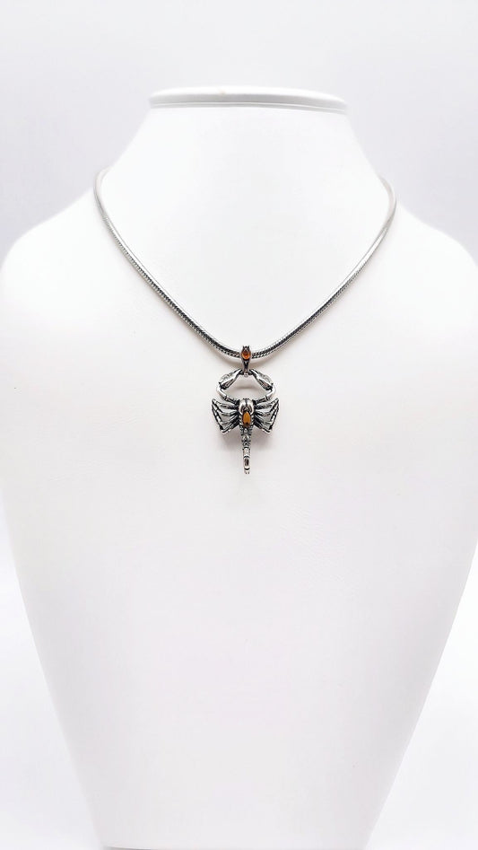 Skorpion Sternzeichen Anhänger – 925 Silber & Bernstein