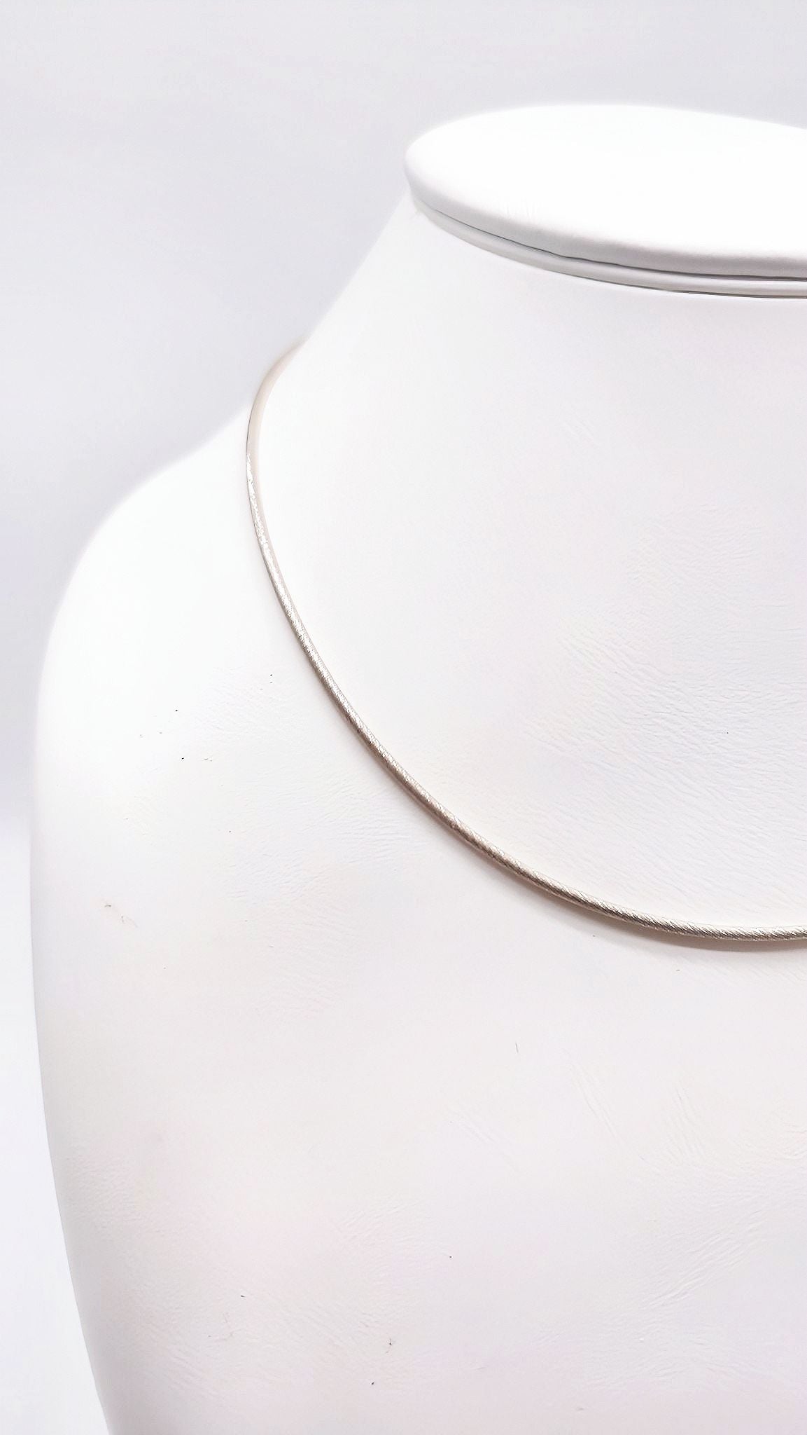 Silber Halsreif – Eleganter Schmuck für Frauen
