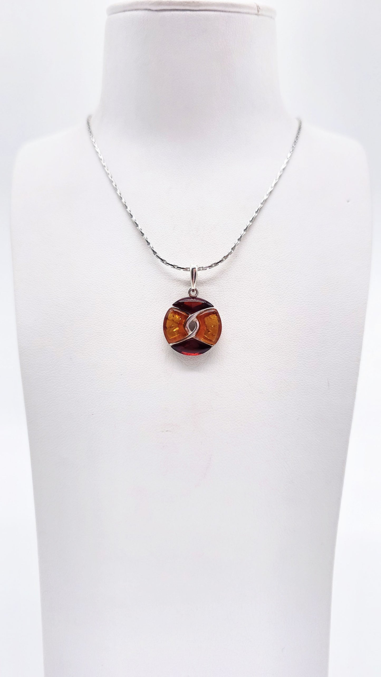 Round amber jewelry with 925 silver – including chain