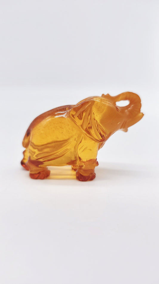 Glücksbringer: Elefant aus edlem Bernstein