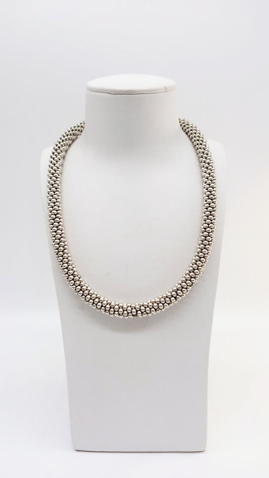 Elegantes  Collier – Perfektes Schmuckstück für 2025